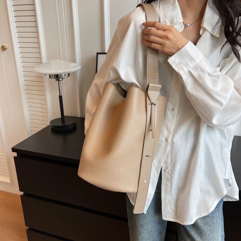 LEFTSIDE Retro Small Solid Color Leather Shoulder Bags for Women 2025 Designer Korean Fashion Female Handbags Underarm Bag