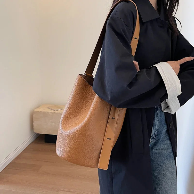 LEFTSIDE Retro Small Solid Color Leather Shoulder Bags for Women 2025 Designer Korean Fashion Female Handbags Underarm Bag