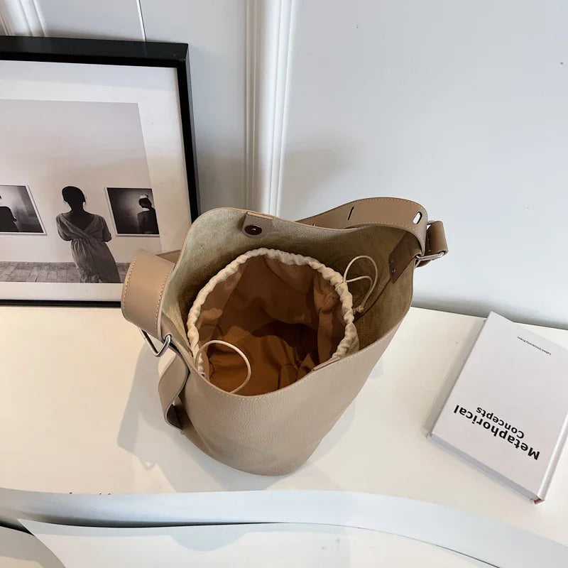 LEFTSIDE Retro Small Solid Color Leather Shoulder Bags for Women 2025 Designer Korean Fashion Female Handbags Underarm Bag
