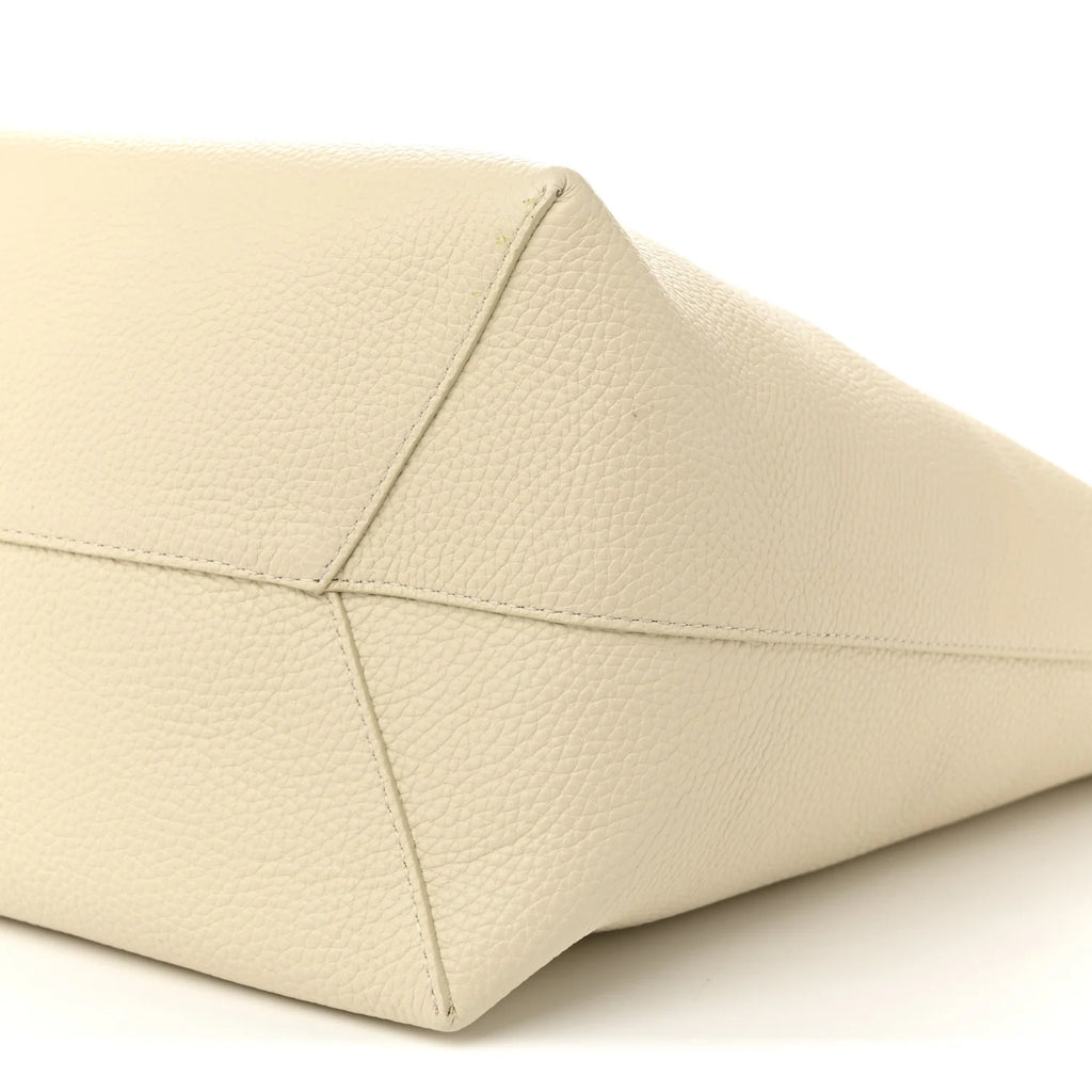 Pebbled Calfskin Everyday Cabas Avario
